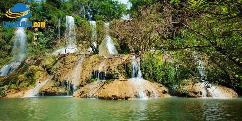 Thác Dải yếm nên thơ mà khách du lịch nào cũng muốn ghé qua